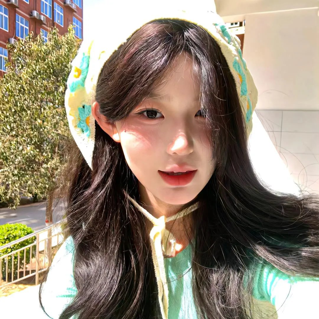 庭院里的女人
